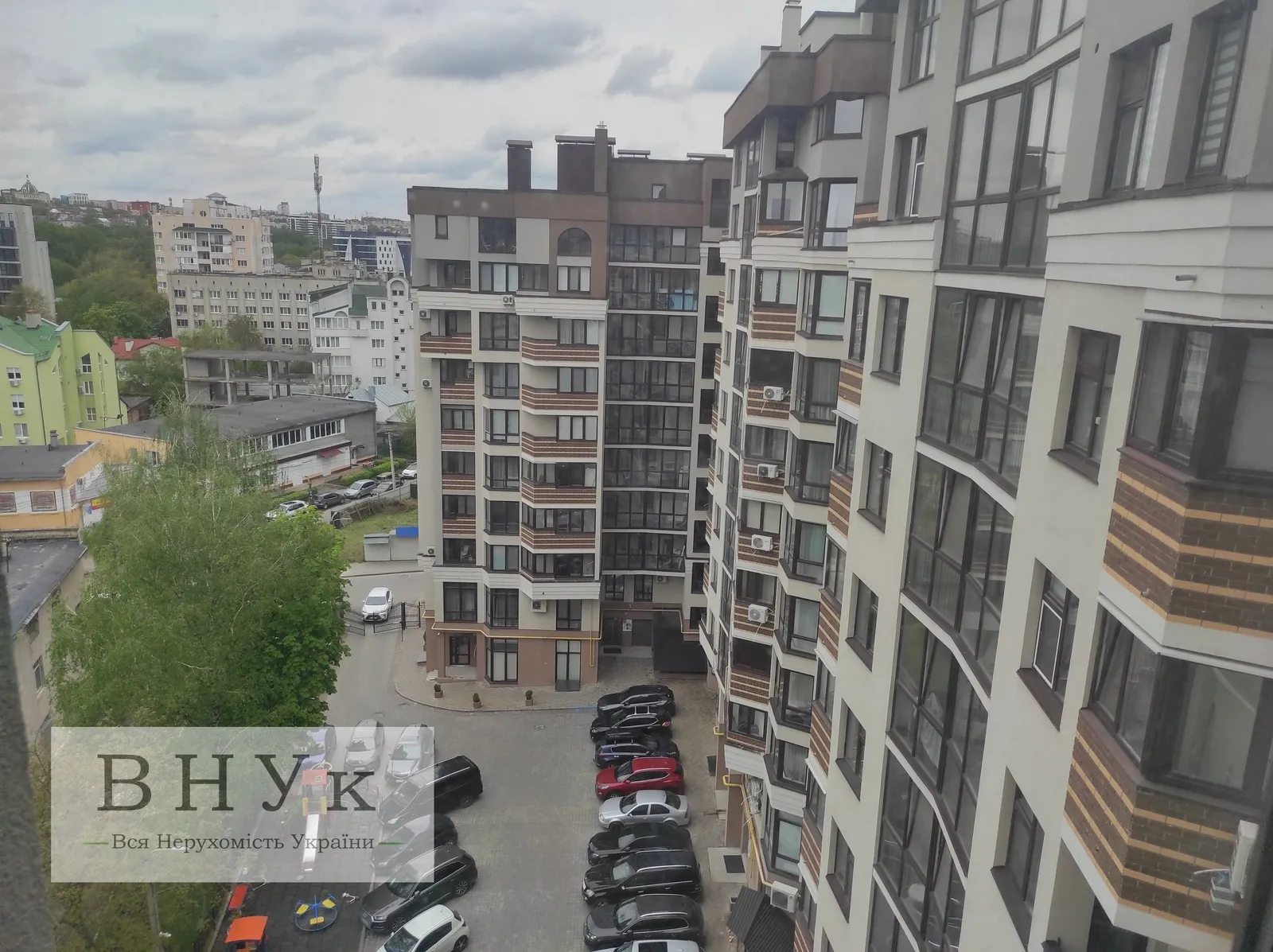 Продаж квартири 5 кімнат, 160 m², 9 пов./10 поверхів. Шептицького Митрополита вул., Тернопіль. 