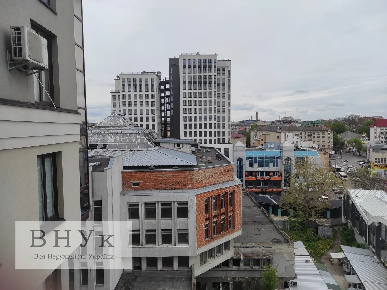 Продаж квартири 5 кімнат, 160 m², 9 пов./10 поверхів. Шептицького Митрополита вул., Тернопіль. 