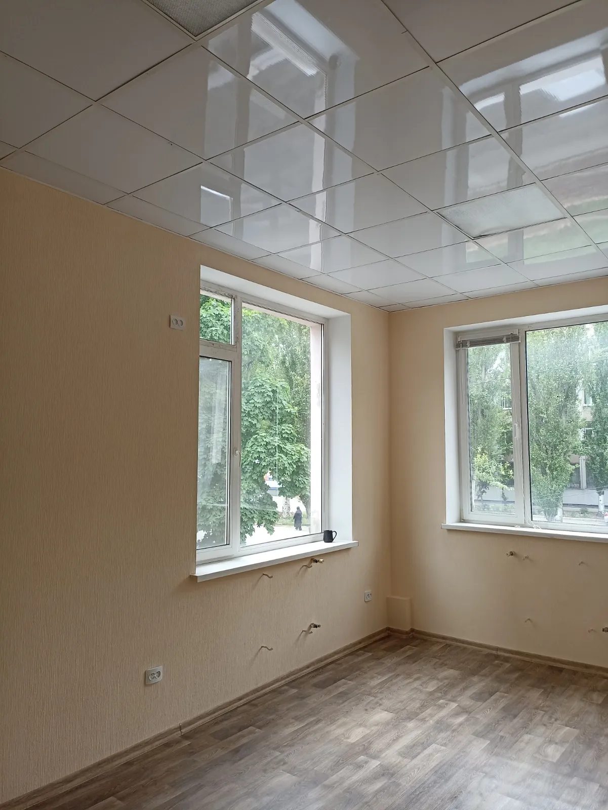 Продам офіс. 21 m², 2nd floor/2 floors. Столярова ул., Дніпро. 