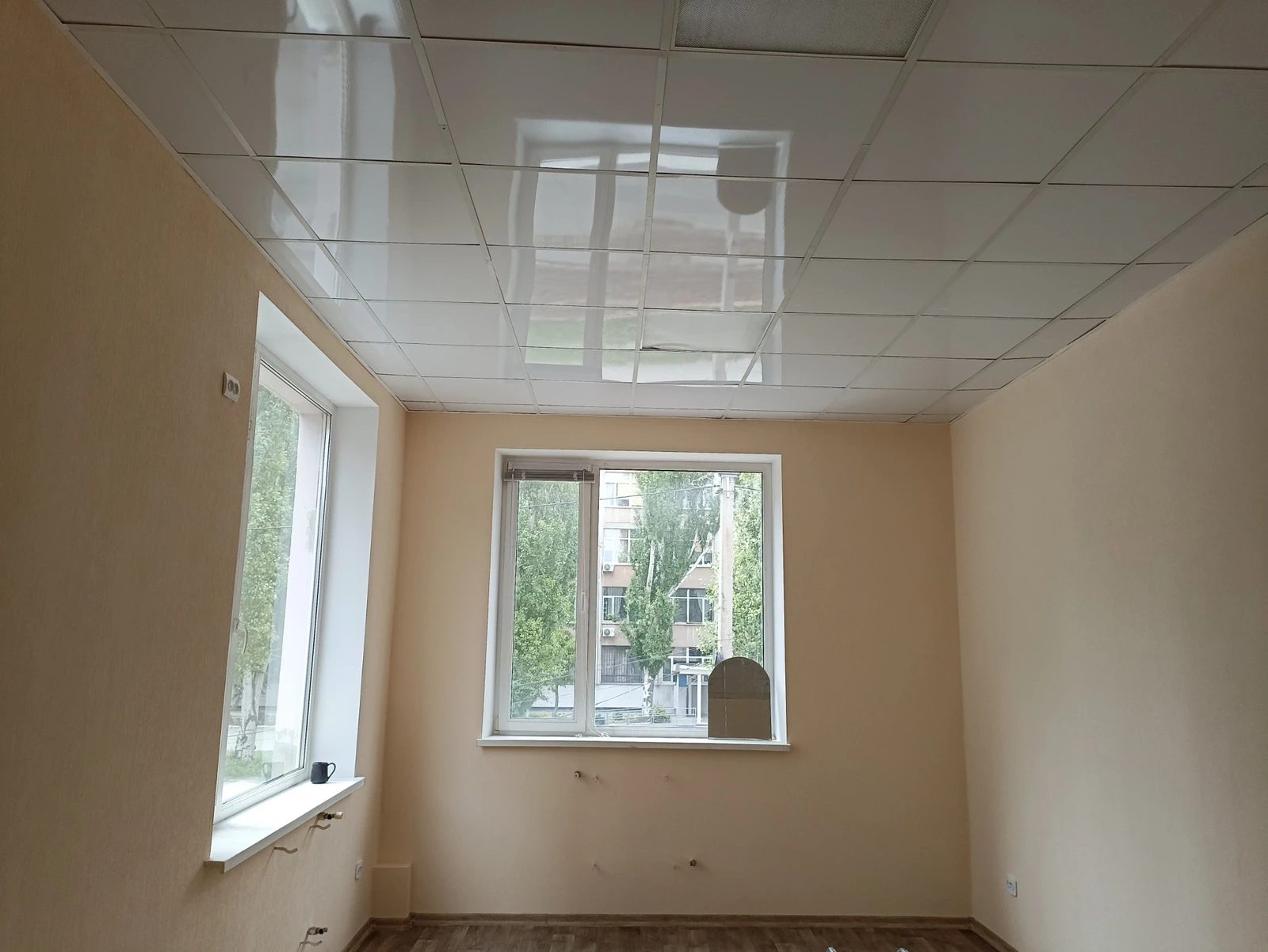 Сдам офис 21 метр на Столярова.