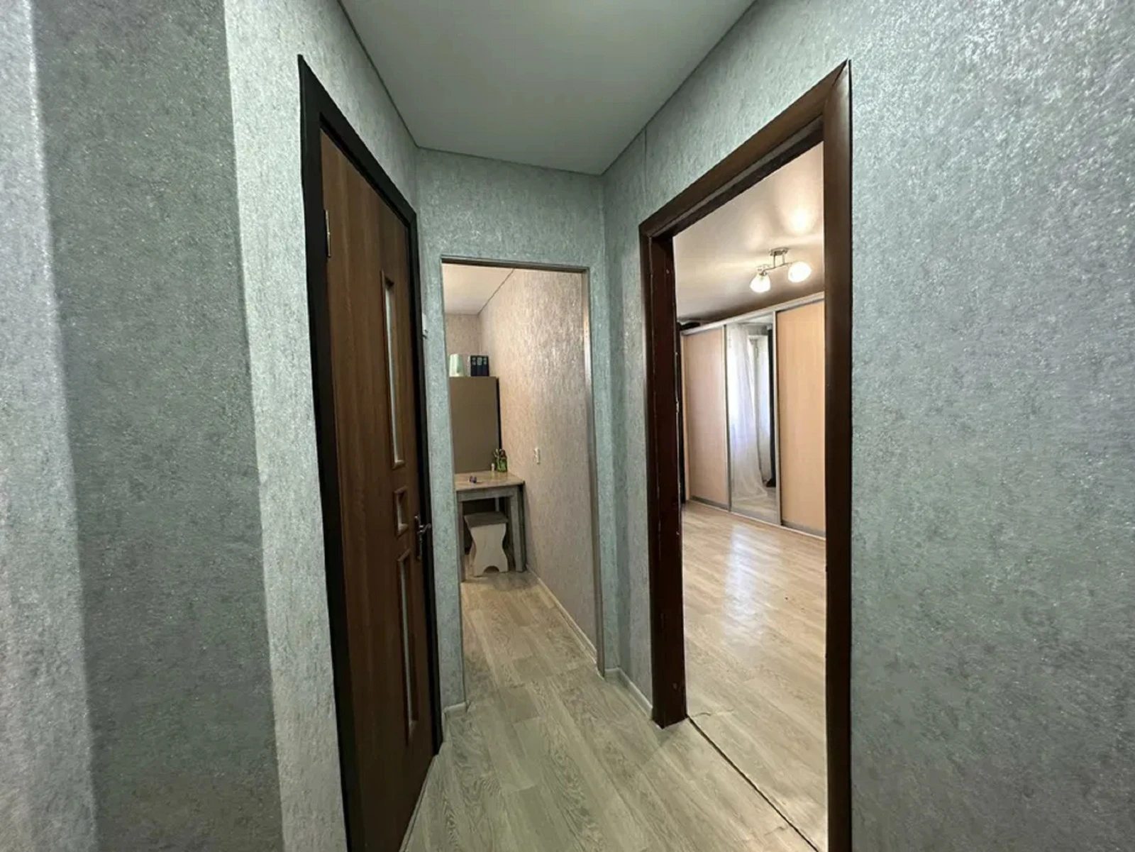 Продаж квартири 1 кімната, 33 m², 3 пов./5 поверхів. 10, Комарова Космонавта , Одеса. 