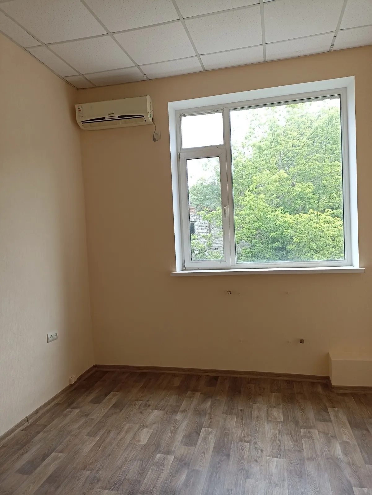 Office for sale. 13 m², 2nd floor/2 floors. Stolyarova ul., Dnipro. 