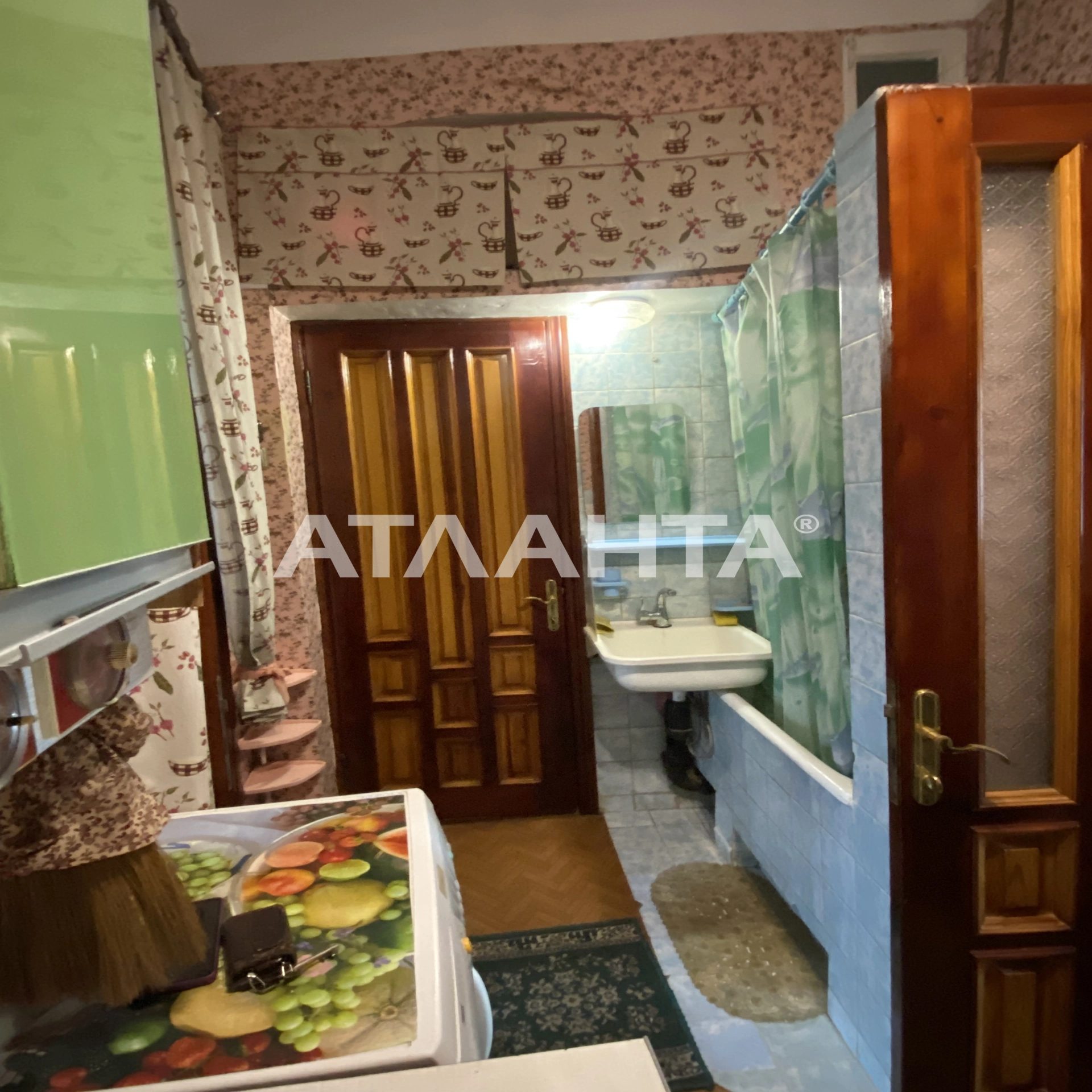 Apartments for sale. 2 rooms, 42 m², 2nd floor/2 floors. Raskydaylovskaya, Odesa. 