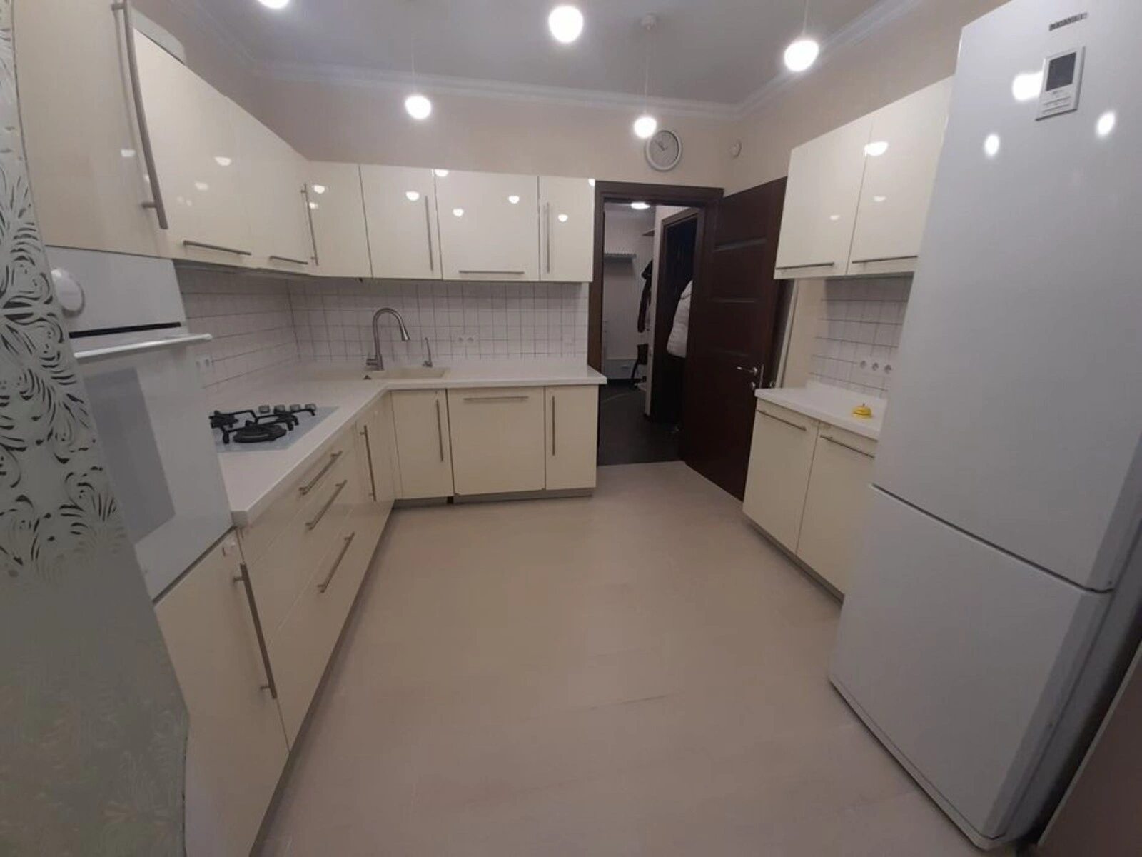 Продаж квартири 2 кімнати, 86 m², 5 пов./11 поверхів. 199, Костанди ул., Одеса. 