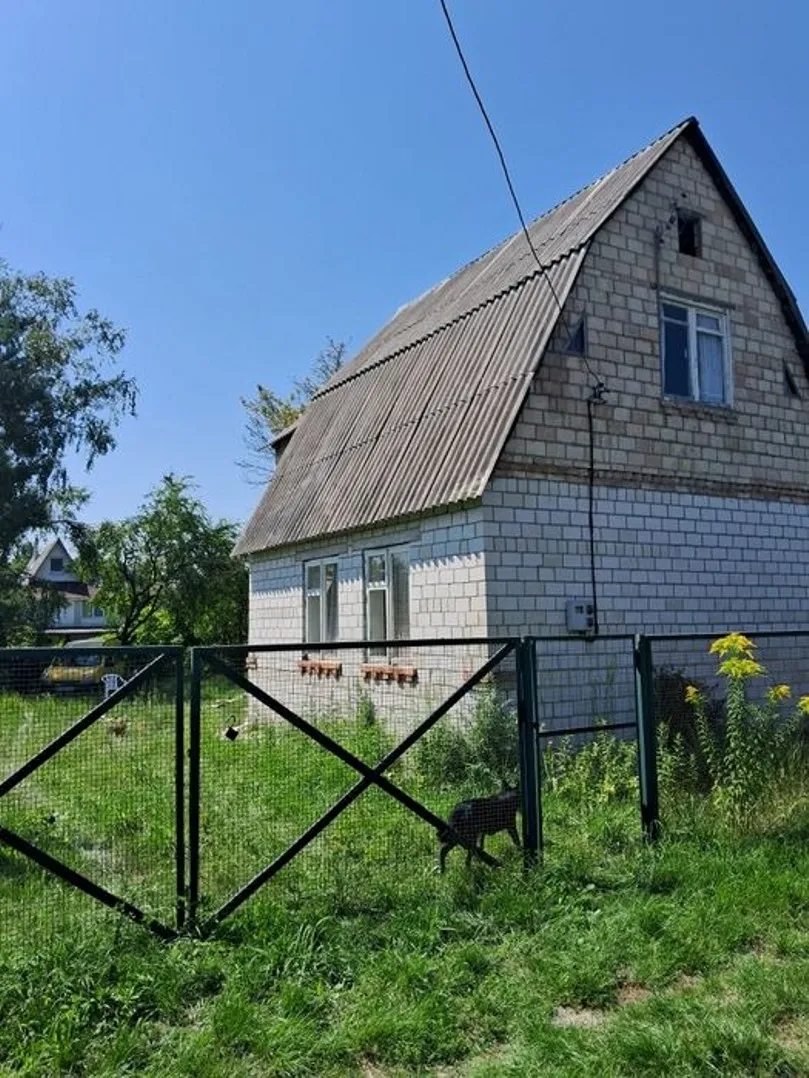 Summer cottage for sale. 4 rooms, 60 m², 2 floors. Poroskoten. 