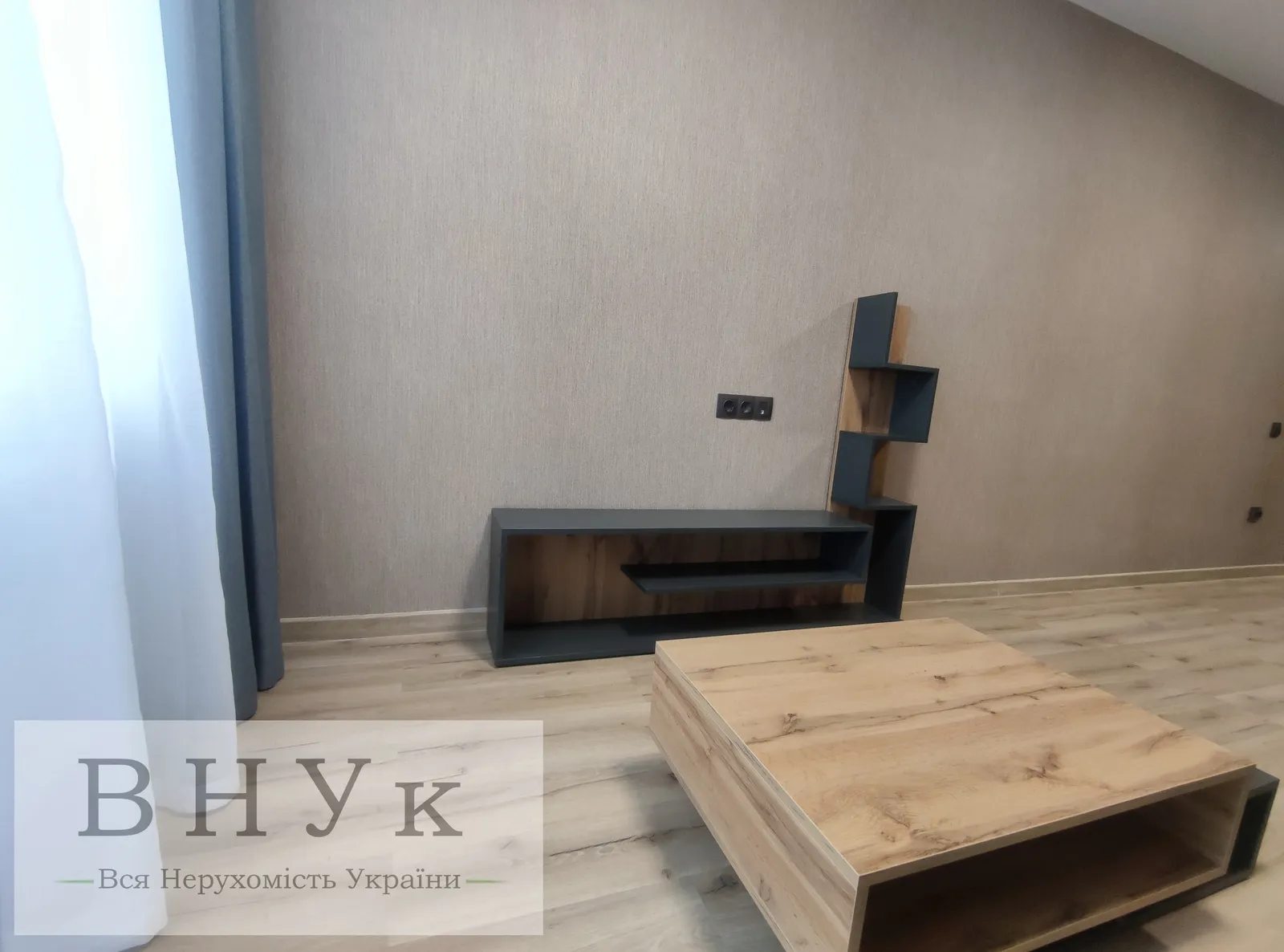 Apartments for sale 1 room, 294 m², 3rd fl./11 floors. Kyyivska vul., Ternopil. 