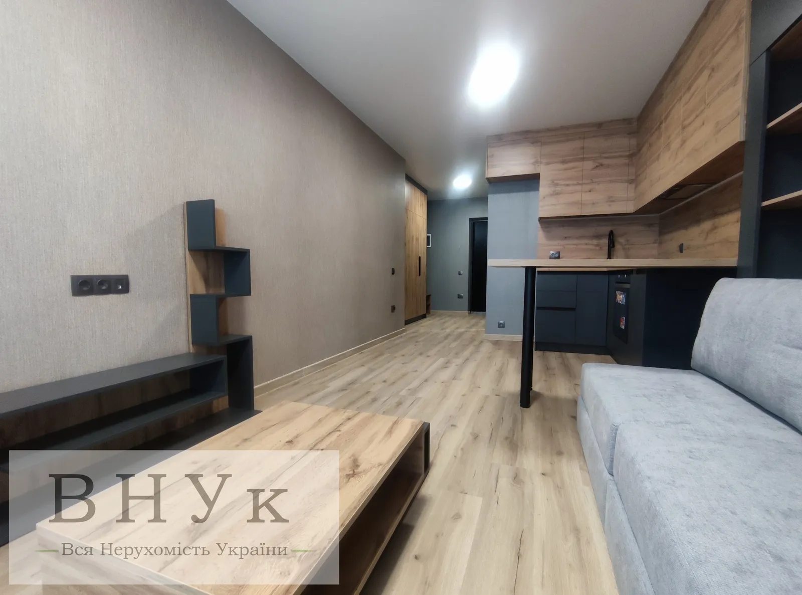 Apartments for sale 1 room, 294 m², 3rd fl./11 floors. Kyyivska vul., Ternopil. 