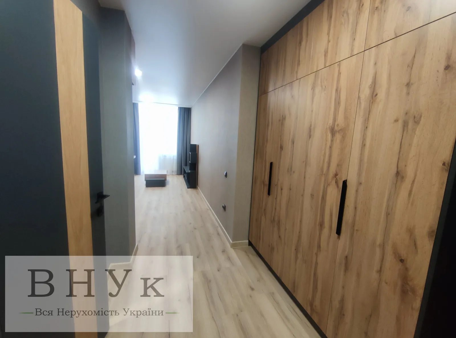 Apartments for sale 1 room, 294 m², 3rd fl./11 floors. Kyyivska vul., Ternopil. 