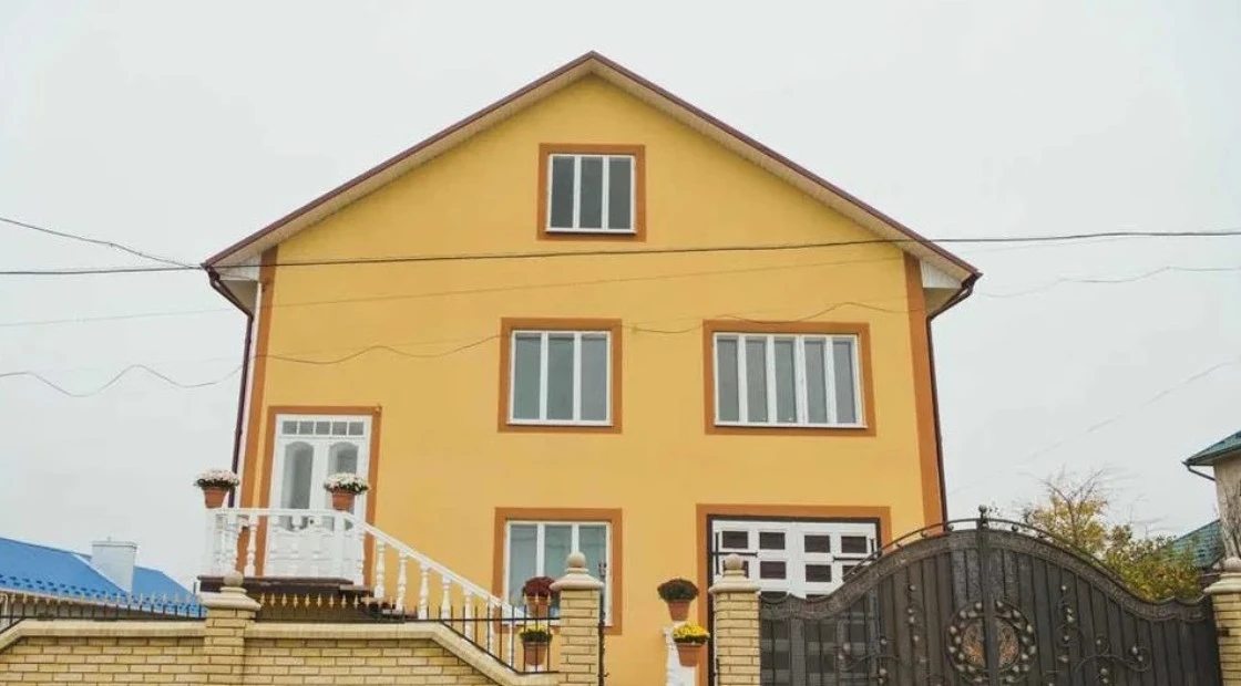 House for sale 6 rooms, 280 m², 2 floors. 20, Mykolaychuka, Zastavna. 