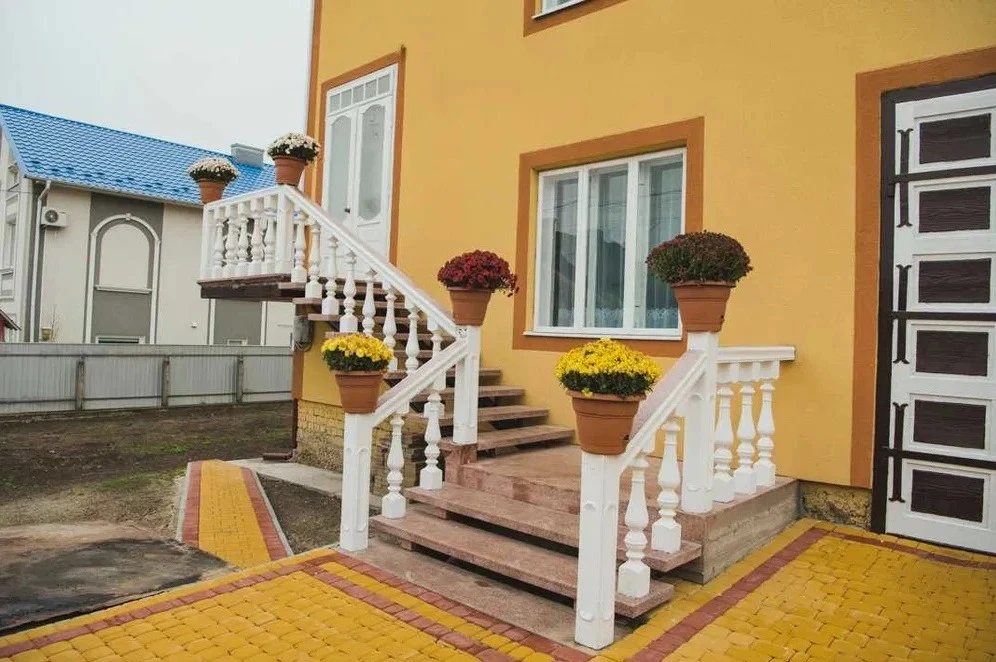 House for sale 6 rooms, 280 m², 2 floors. 20, Mykolaychuka, Zastavna. 