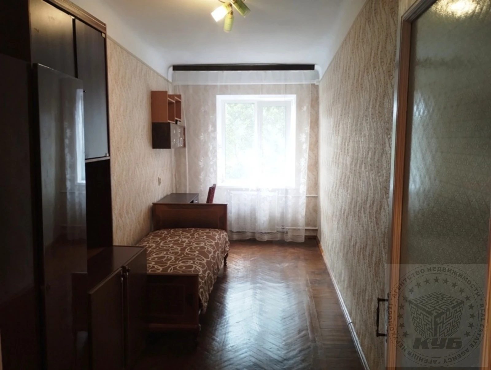 Продаж квартири 3 кімнати, 57 m², 5 пов./5 поверхів. 8, Гетьмана Кирила Разумовського вул. (Миколи Краснова), Київ. 