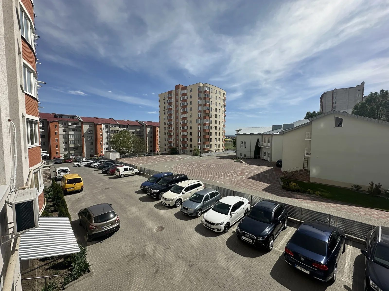 Apartments for sale. 2 rooms, 55 m², 2nd floor/9 floors. 10, Akademika Sakharova vul., Ternopil. 