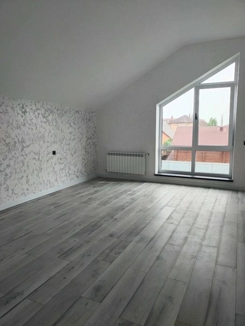 Продажа дома. 4 rooms, 186 m², 2 floors. Гора. 