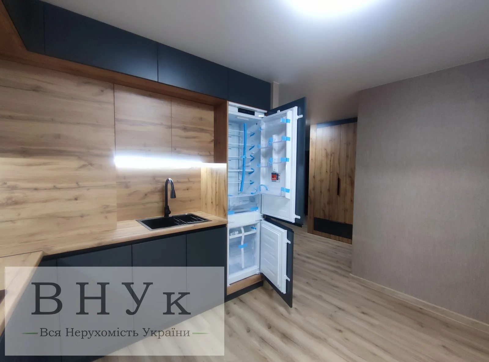 Apartments for sale 2 rooms, 61 m², 3rd fl./11 floors. Kyyivska vul., Ternopil. 