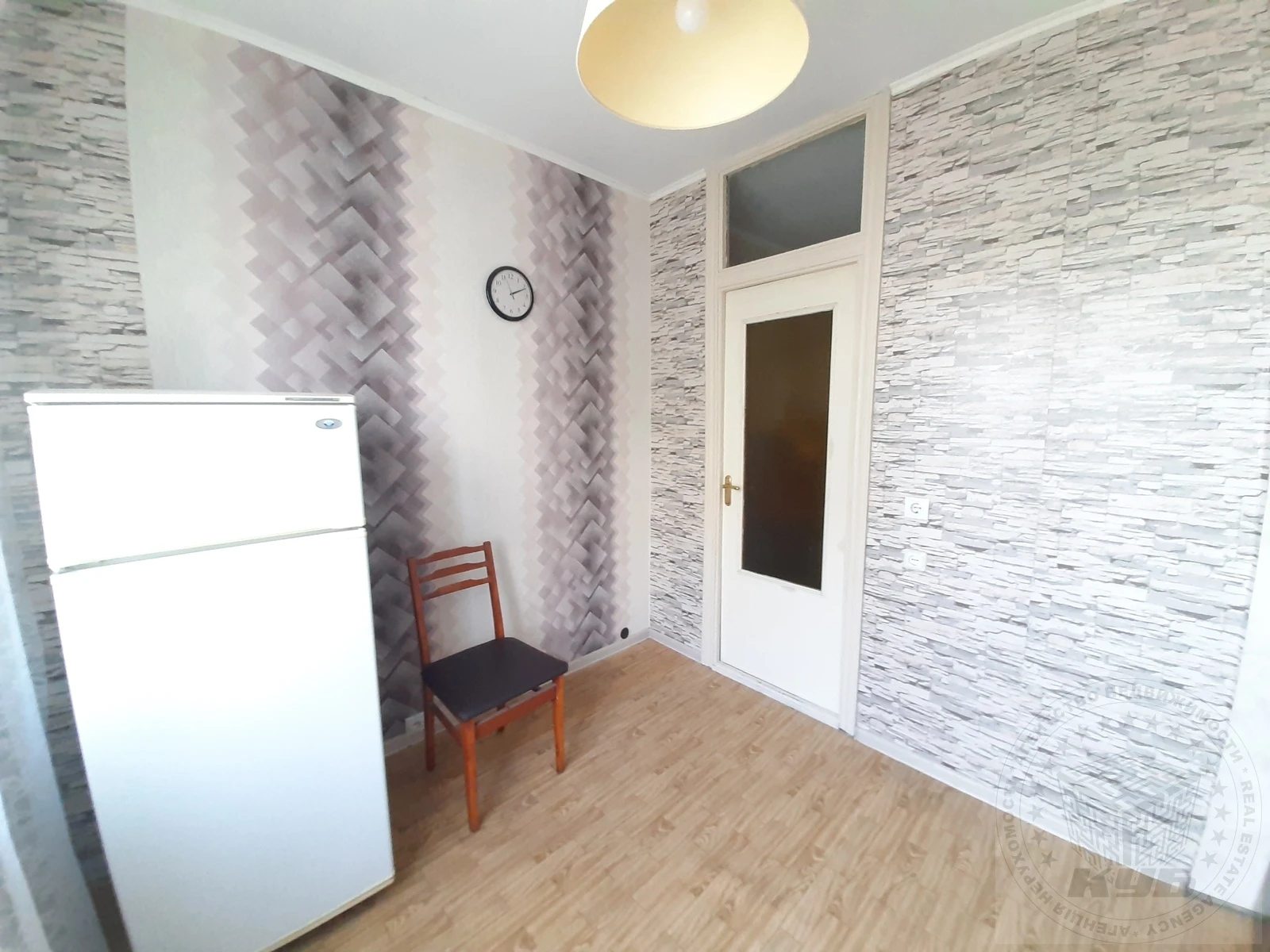 Продаж квартири. 2 rooms, 586 m², 3rd floor/10 floors. 22, Симиренка 22, Київ. 