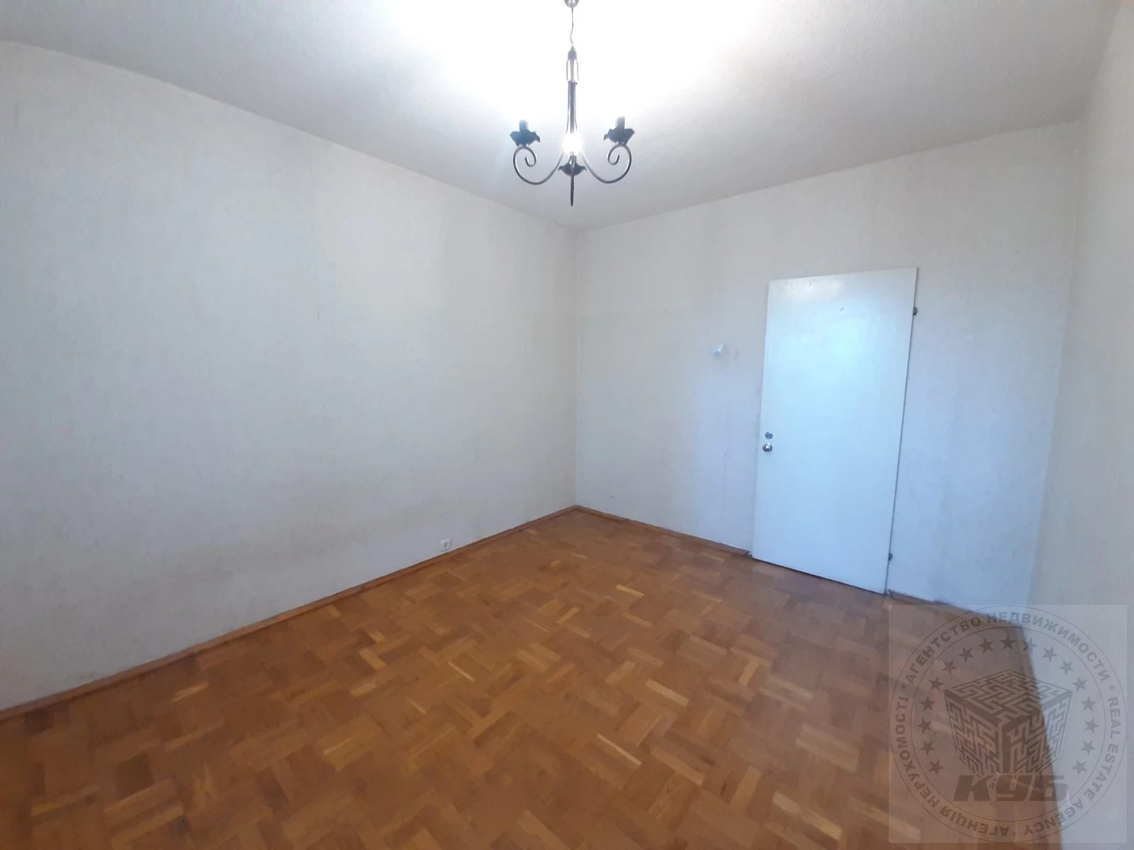 Продаж квартири. 2 rooms, 586 m², 3rd floor/10 floors. 22, Симиренка 22, Київ. 