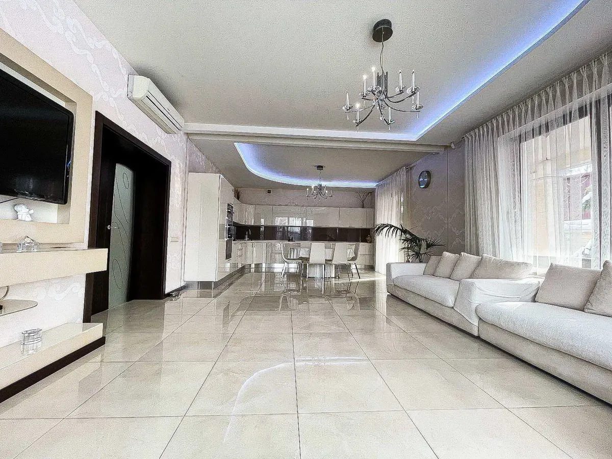 Продаж будинку. 420 m², 2 floors. Дачна вул., Одеса. 