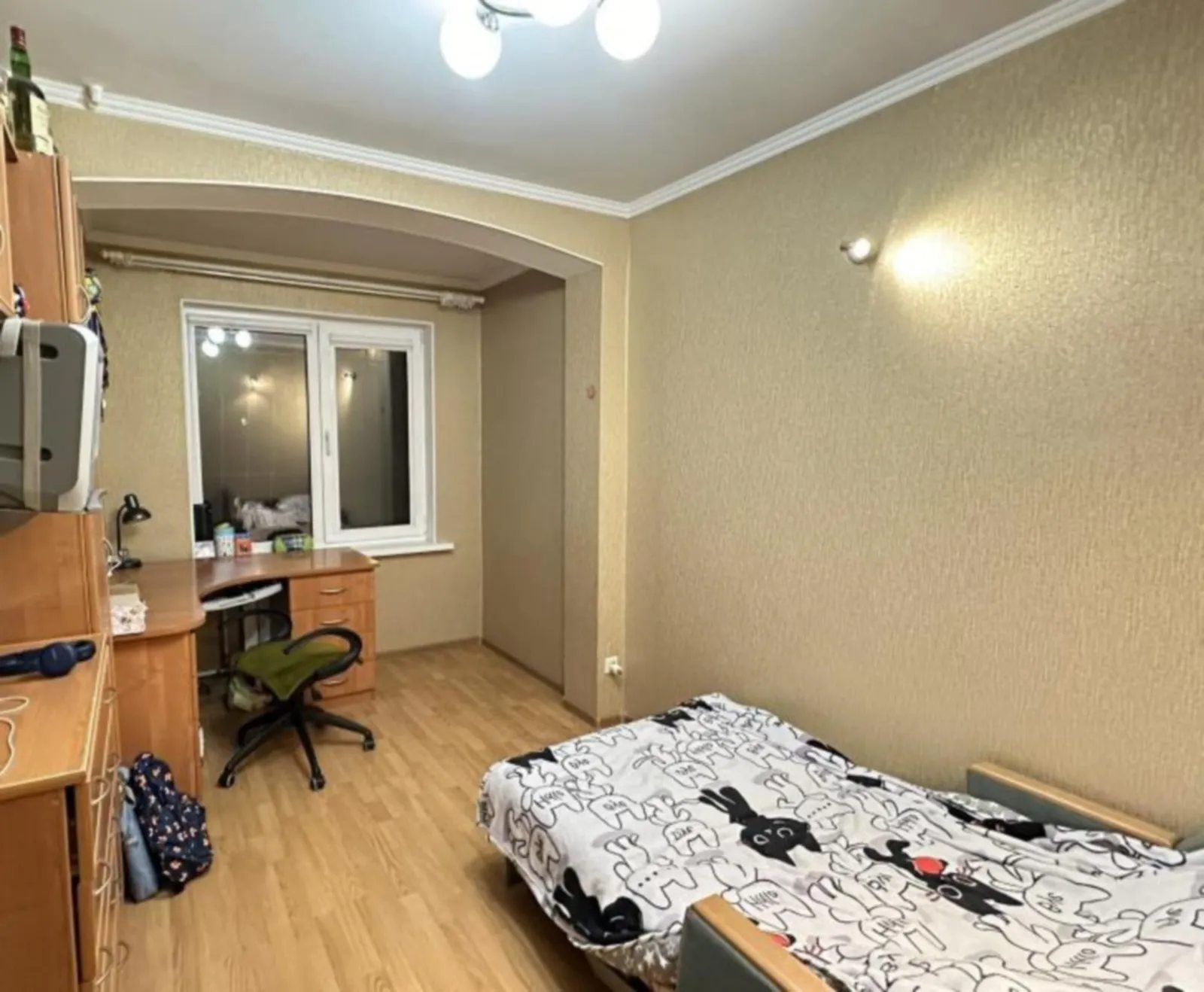 Apartments for sale. 3 rooms, 72 m², 2nd floor/9 floors. 70, Vylyamsa Akademyka ul., Odesa. 