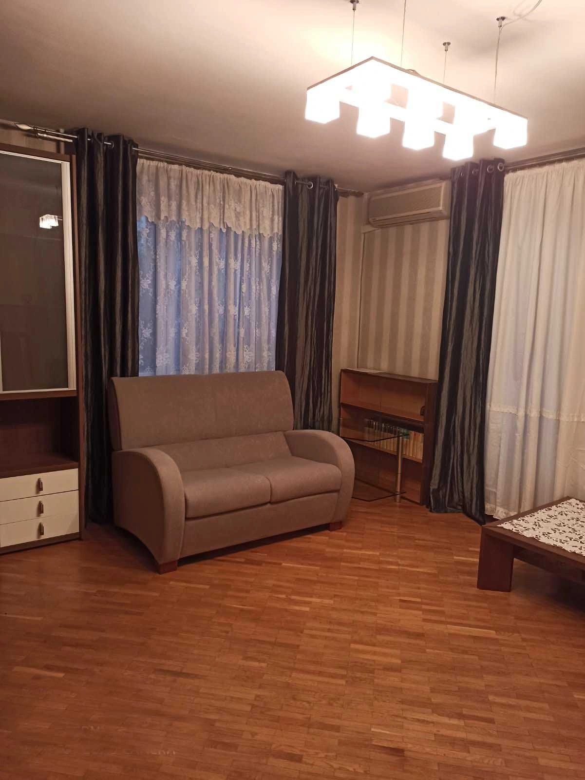 Apartments for sale. 2 rooms, 52 m², 3rd floor/16 floors. Levanevskoho, Odesa. 