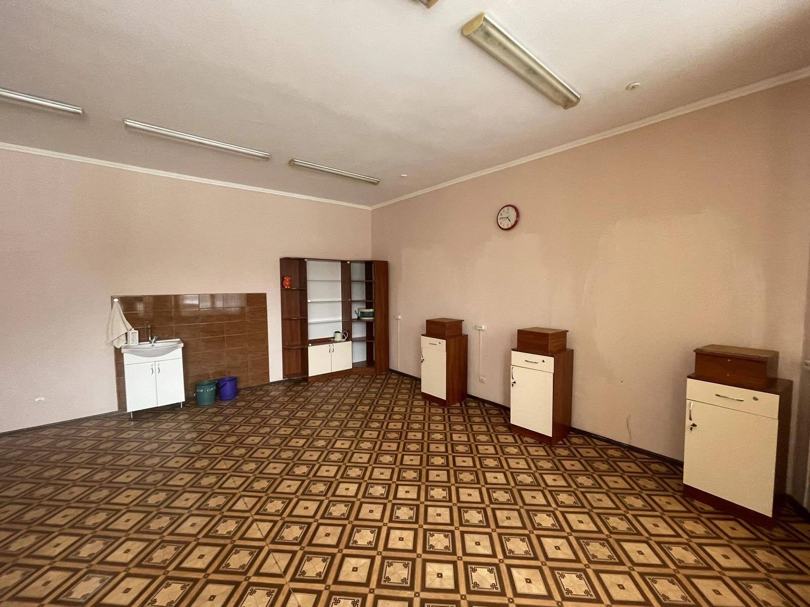 Продам нерухомість під комерцію 7953 m², 1 пов./4 поверхи. 7, Курбаса Л. вул., Тернопіль. 