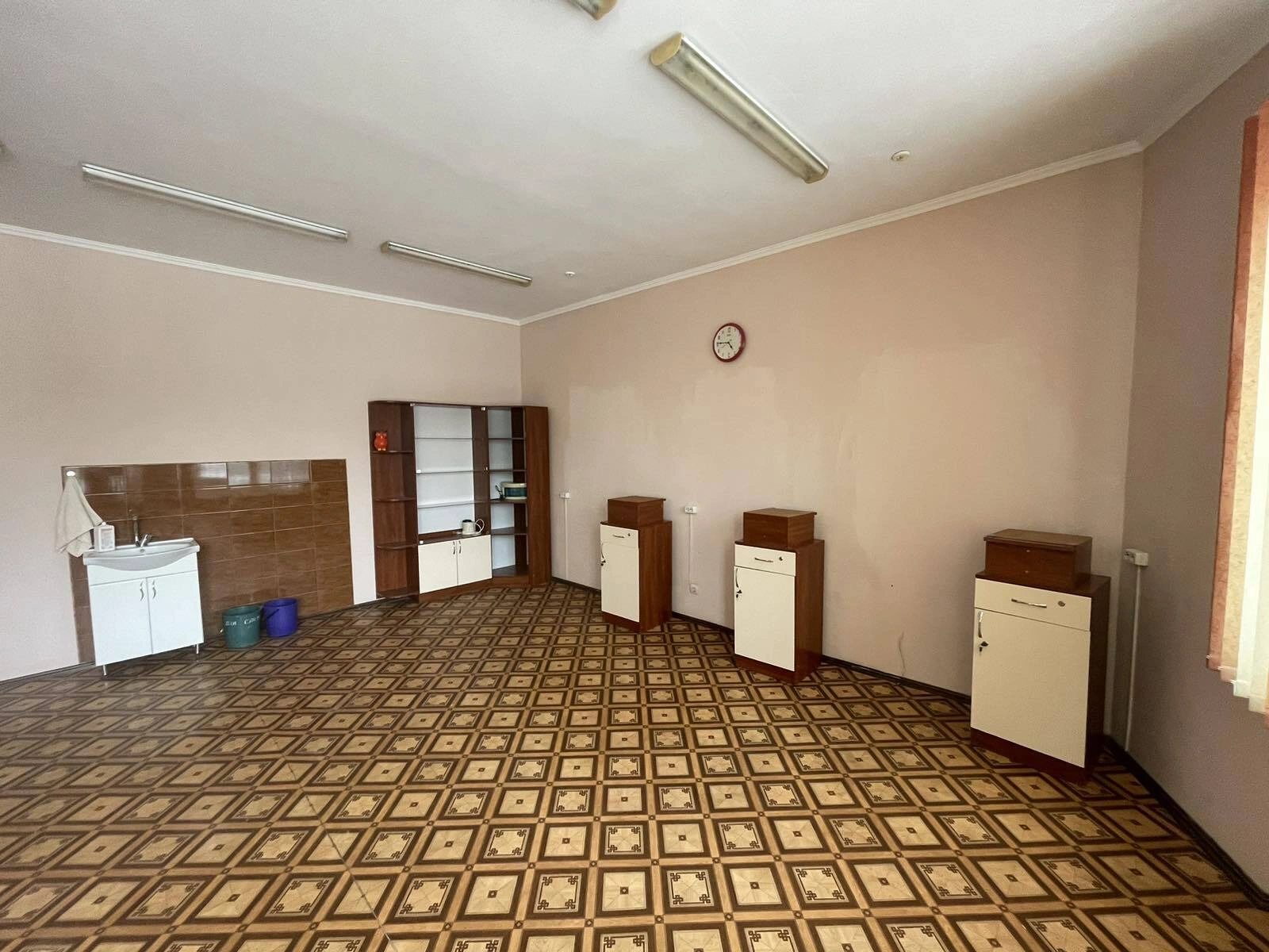 Продам нерухомість під комерцію 7953 m², 1 пов./4 поверхи. 7, Курбаса Л. вул., Тернопіль. 