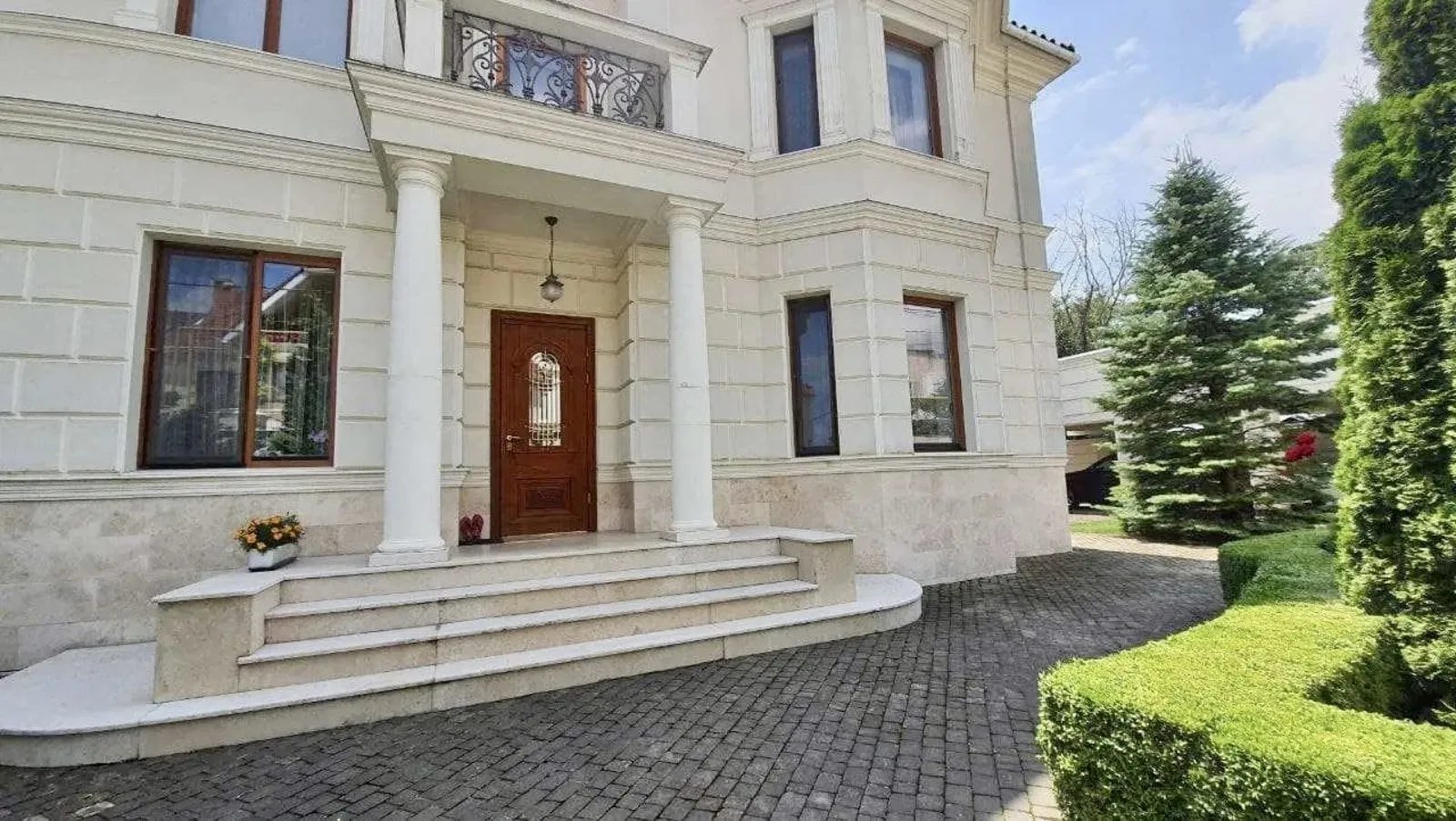 House for sale. 420 m², 2 floors. Prymorskyy rayon, Odesa. 