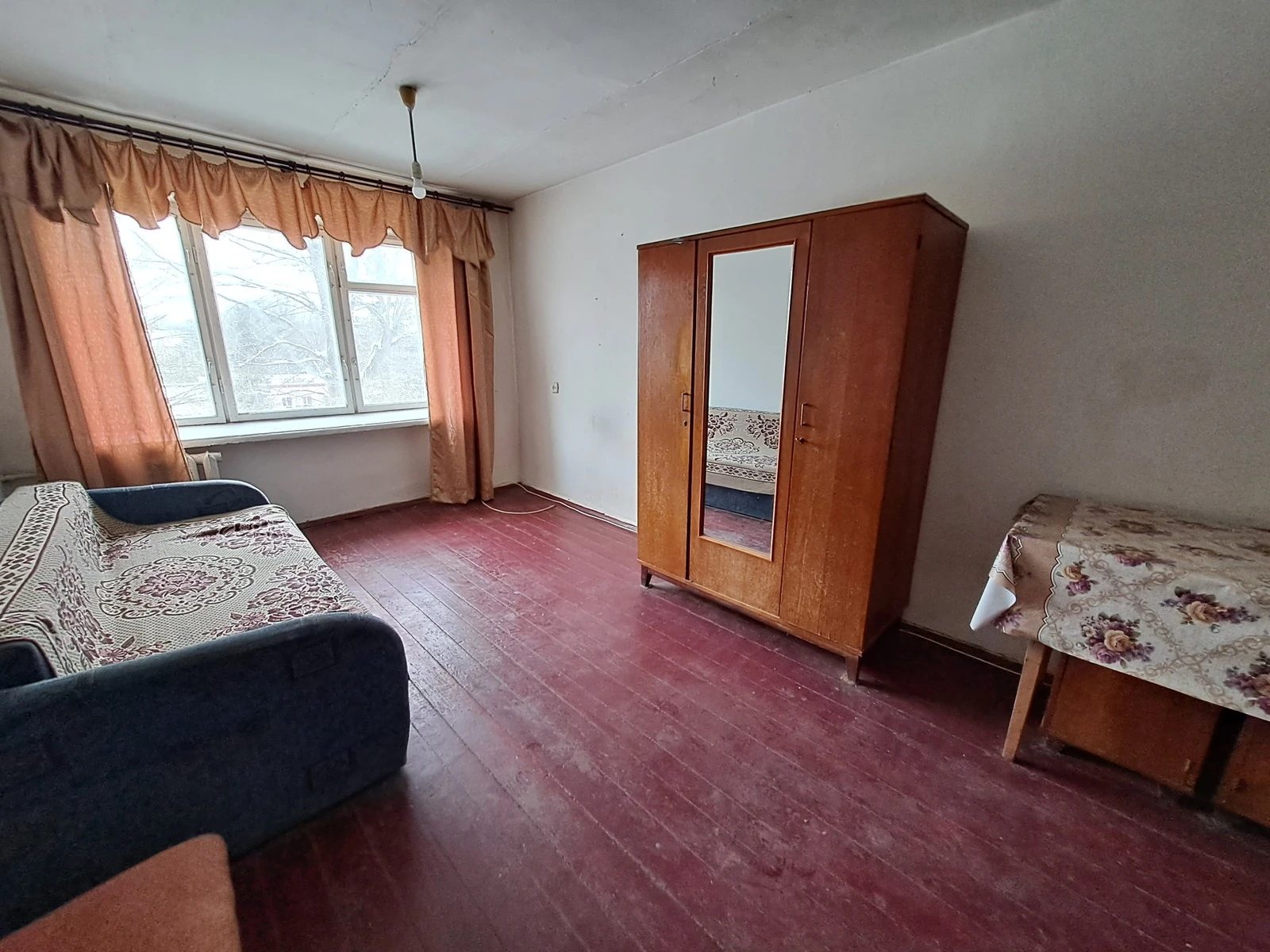 Room for rent for a long time 1 room, 18 m², 4th fl./5 floors. 74, Bandery S. pr., Ternopil. 