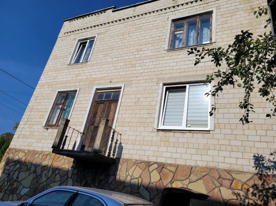 House for sale 8 rooms, 280 m², 3 floors. Boryslav. 