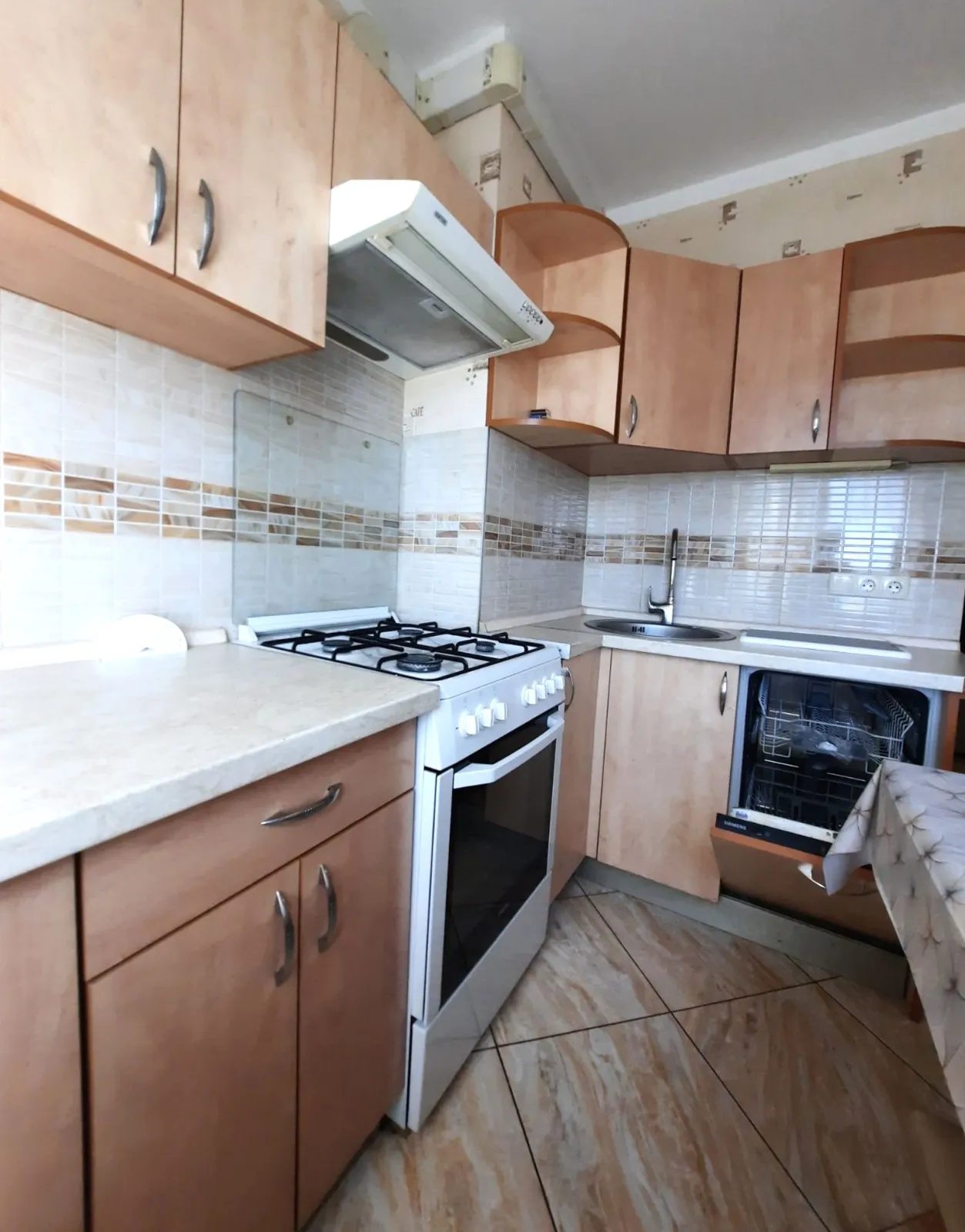 Apartments for sale. 2 rooms, 49 m², 5th floor/9 floors. 14, Arkhytektorskaya ul., Odesa. 