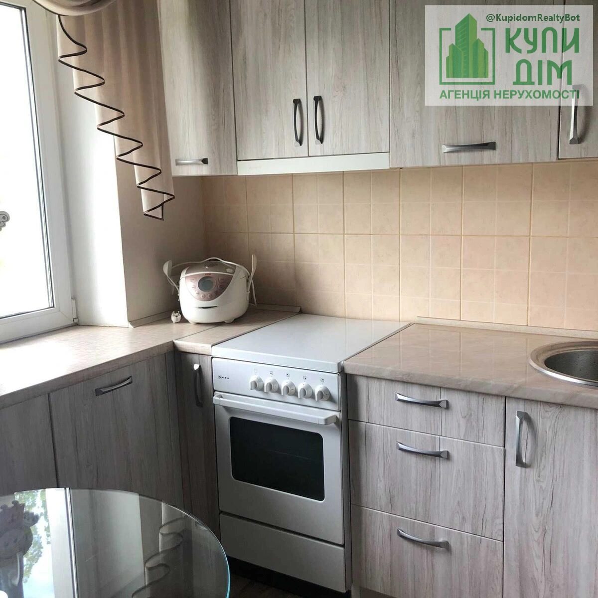 Apartments for sale. 2 rooms, 46 m², 5th floor/5 floors. Podilskyy leninskyy, Kropyvnytskyy. 