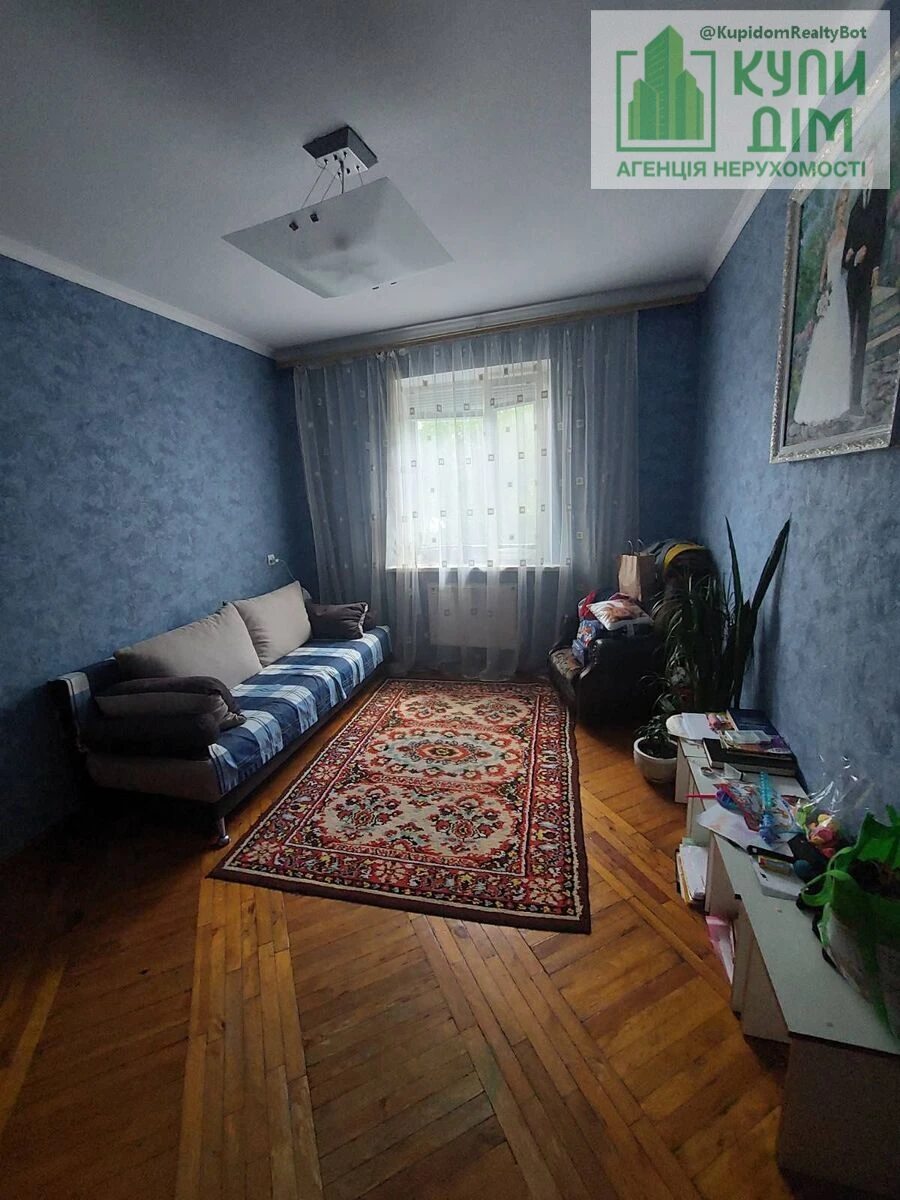 Apartments for sale. 4 rooms, 84 m², 1st floor/9 floors. Fortechnyy kirovskyy, Kropyvnytskyy. 