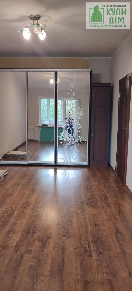 Продаж квартири. 1 room, 32 m², 5th floor/5 floors. Зінченка , Кропивницький. 