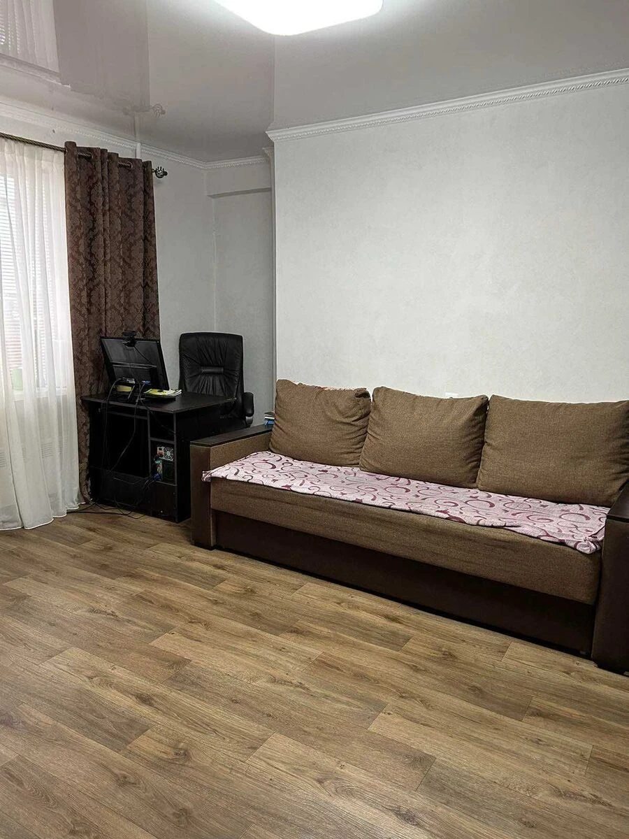 Apartments for sale. 1 room, 38 m², 5th floor/9 floors. Fortechnyy kirovskyy, Kropyvnytskyy. 