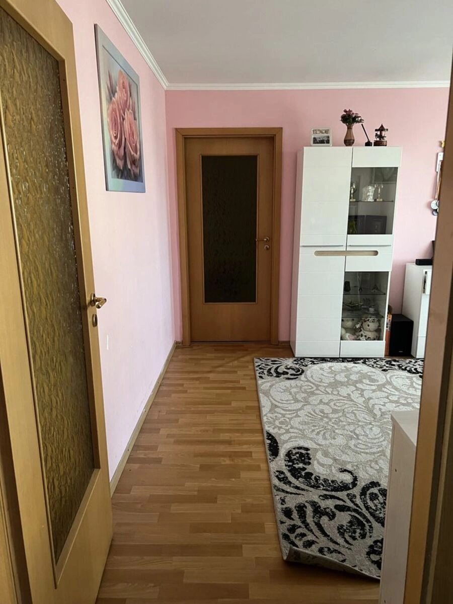 Продаж квартири. 2 rooms, 57 m², 5th floor/5 floors. Подільський (ленінський), Кропивницький. 