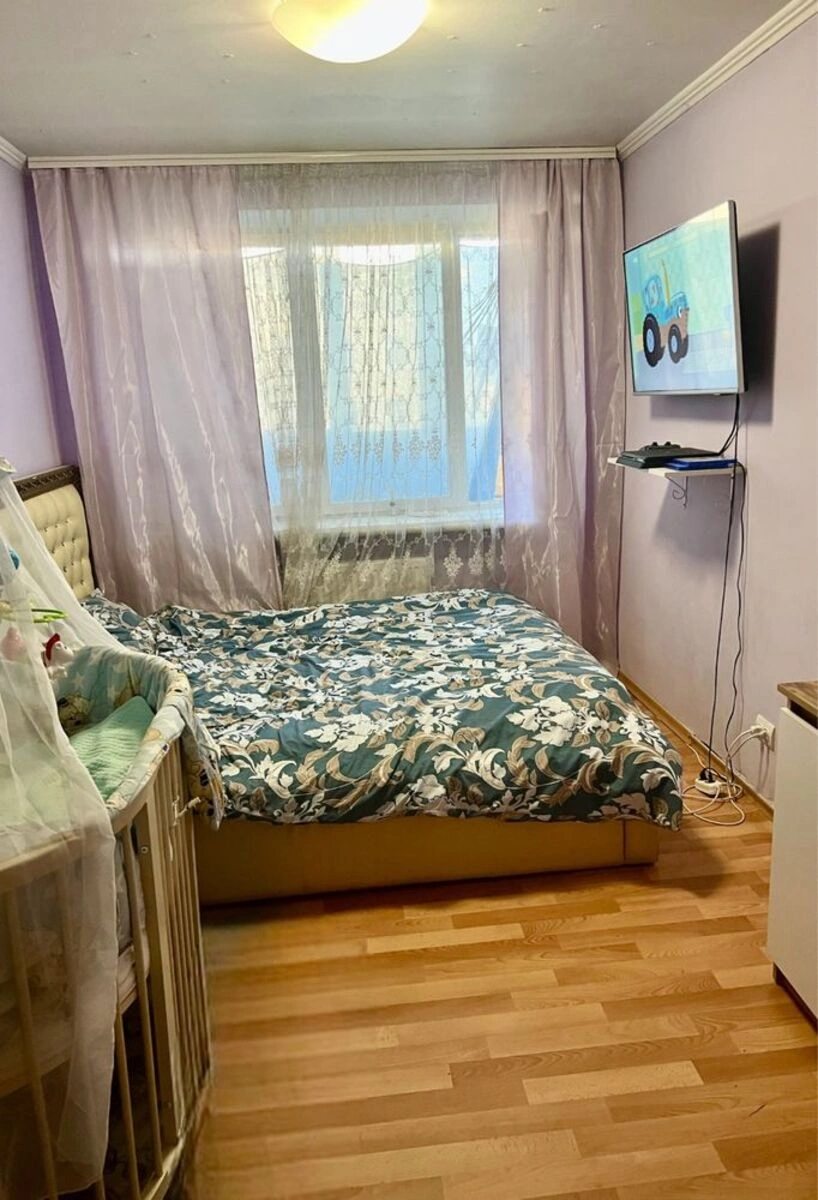 Продаж квартири. 2 rooms, 57 m², 5th floor/5 floors. Подільський (ленінський), Кропивницький. 