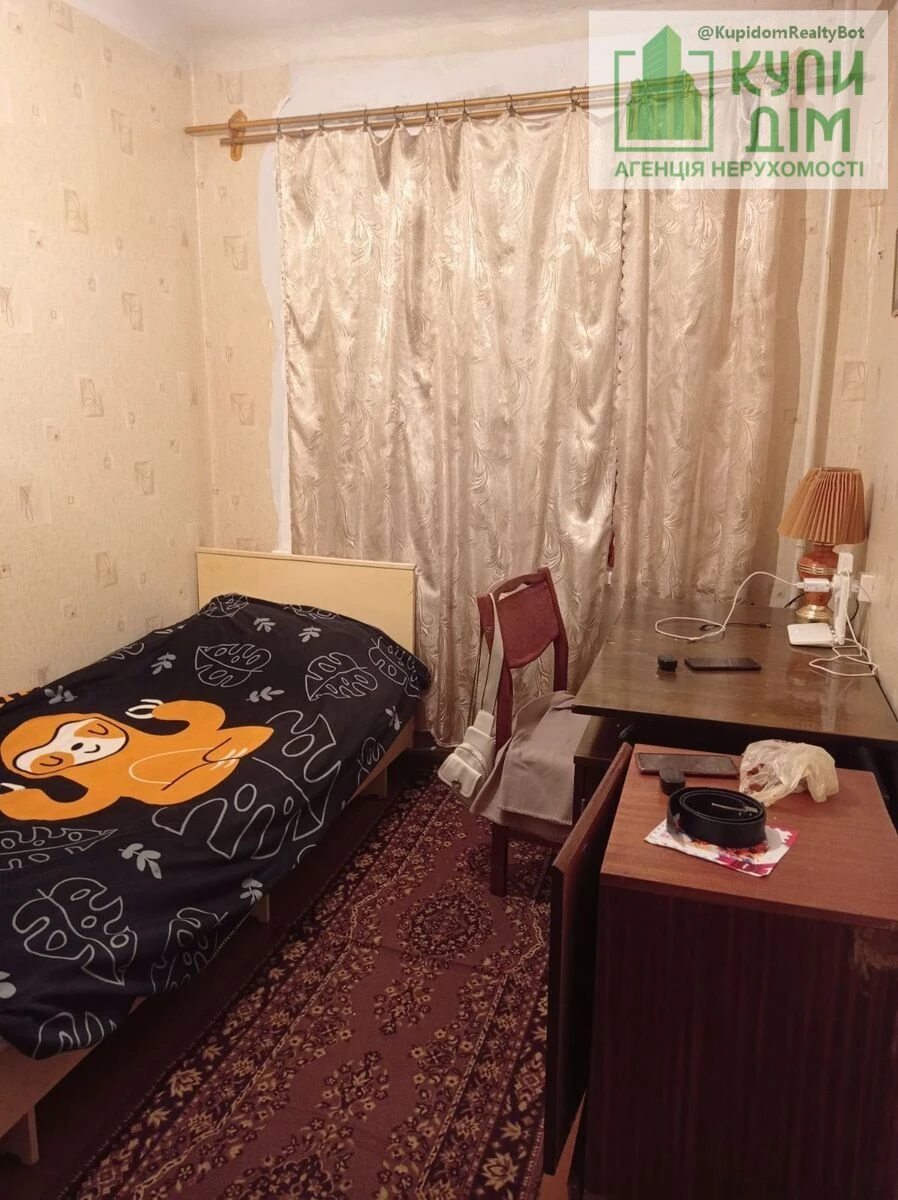 Apartments for sale. 3 rooms, 44 m², 1st floor/2 floors. Kiltseva , Kropyvnytskyy. 