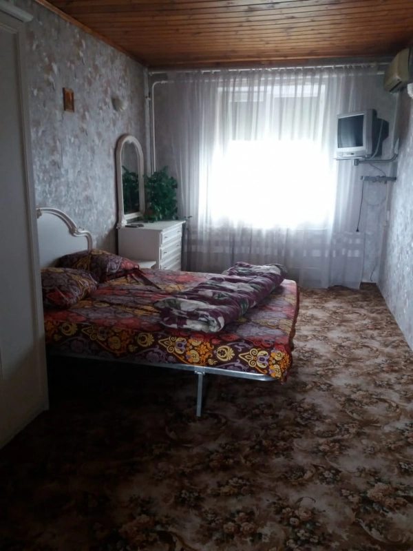 House for sale. 2 rooms, 164 m², 2 floors. Dneprovskaya, Novoselytsa. 