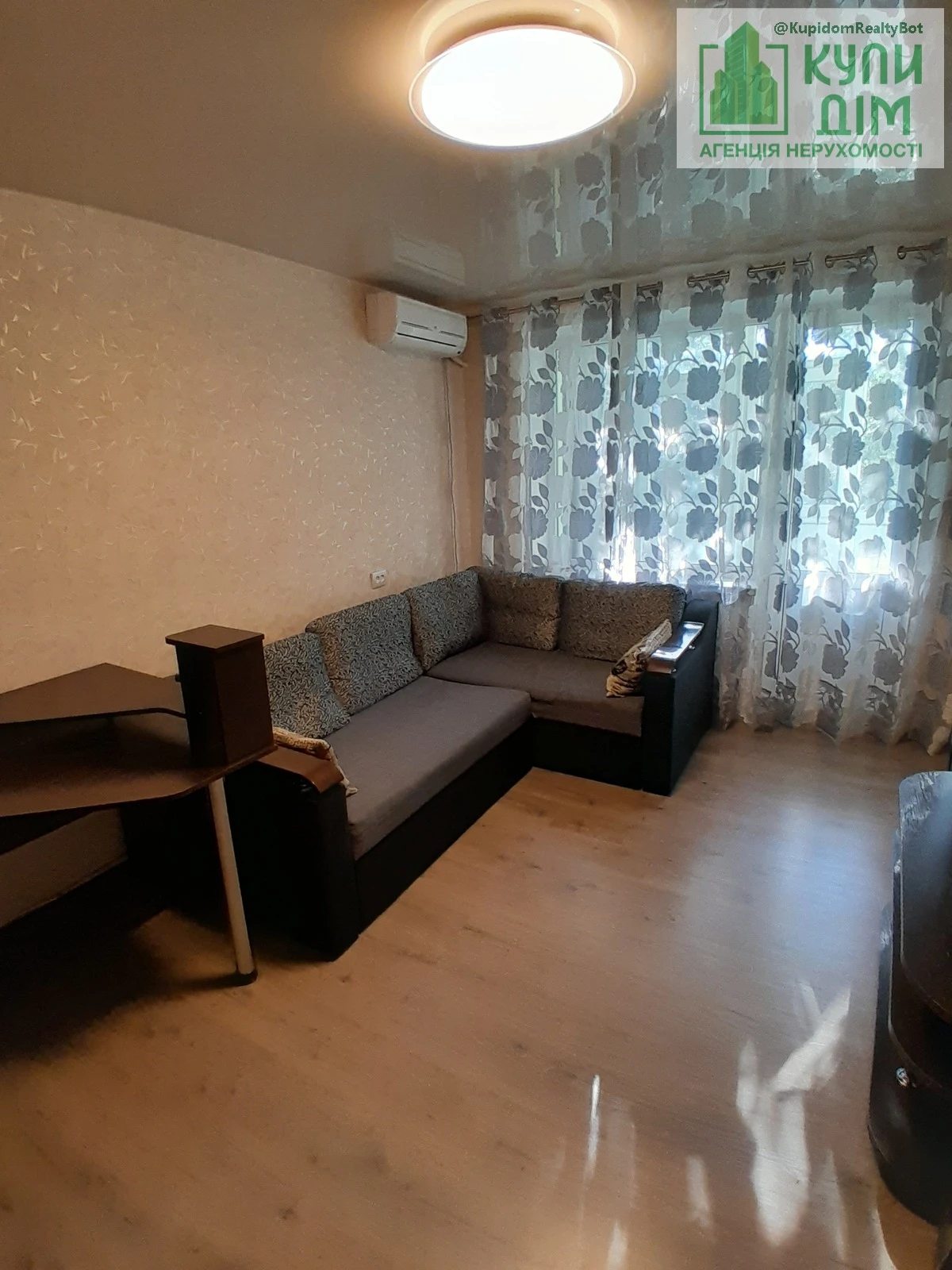 Apartments for sale 2 rooms, 45 m², 5th fl./5 floors. Yanovskoho , Kropyvnytskyy. 