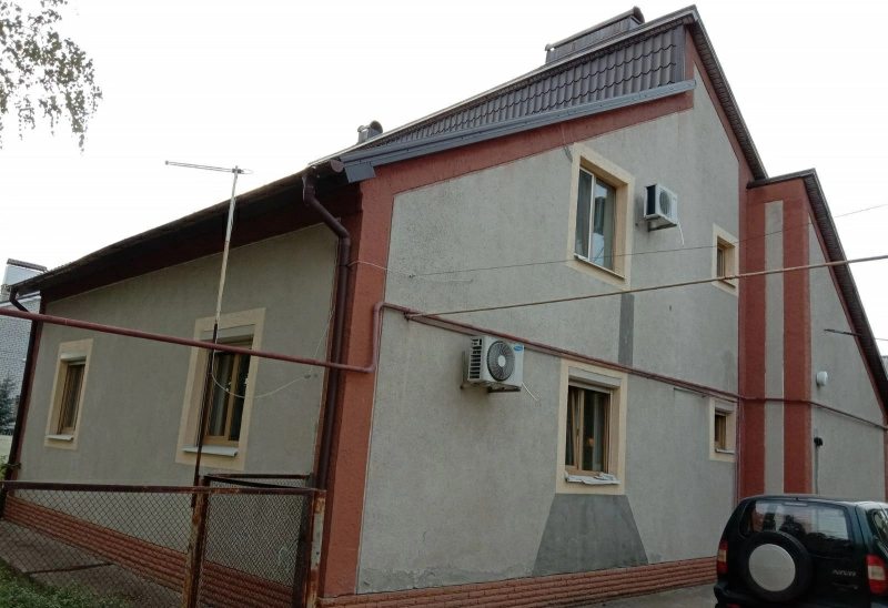 House for sale. 3 rooms, 400 m², 3 floors. Petrozavodskaya, Dnipro. 