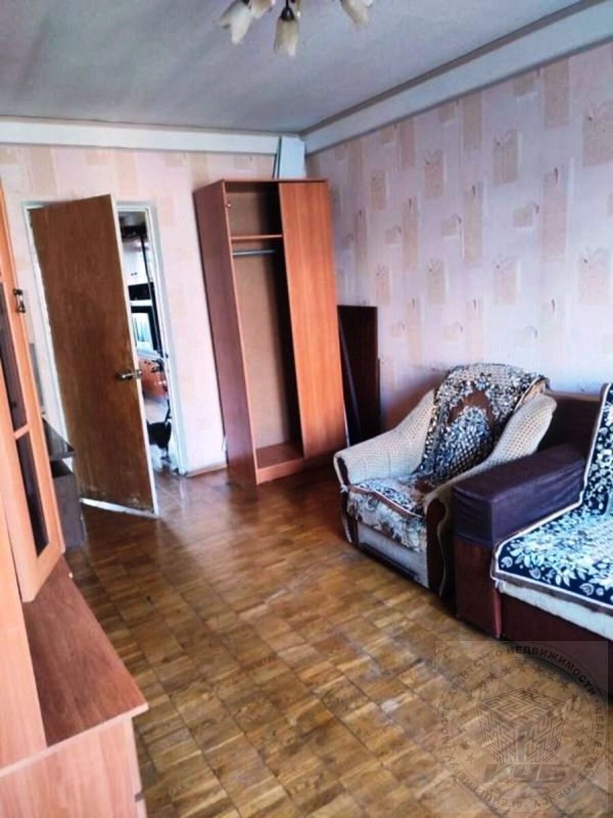 Продаж квартири. 3 rooms, 61 m², 5th floor/9 floors. 15, Леся Курбаса 15, Київ. 