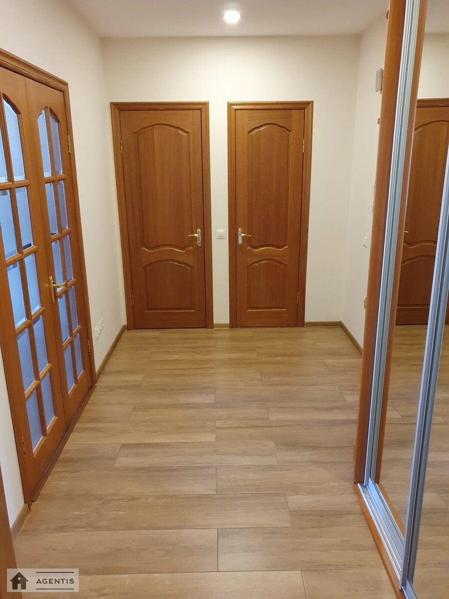 Сдам квартиру 2 комнаты, 90 m², 10 эт./13 этажей. 11, Княжий Затон 11, Киев. 