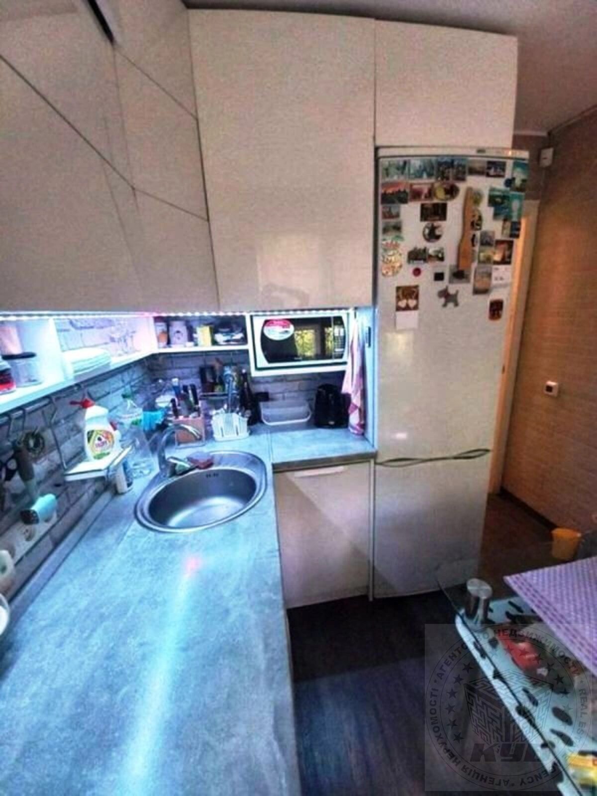 Продаж квартири. 2 rooms, 48 m², 1st floor/5 floors. 12, Миколи Василенка вул., Київ. 