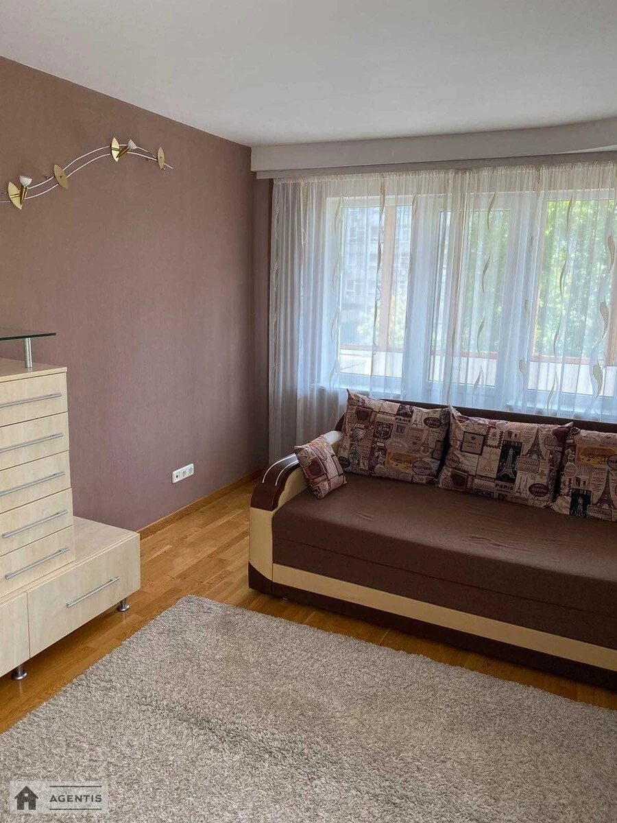 Apartment for rent. 3 rooms, 58 m², 6th floor/9 floors. 7, Mechnykova 7, Kyiv. 