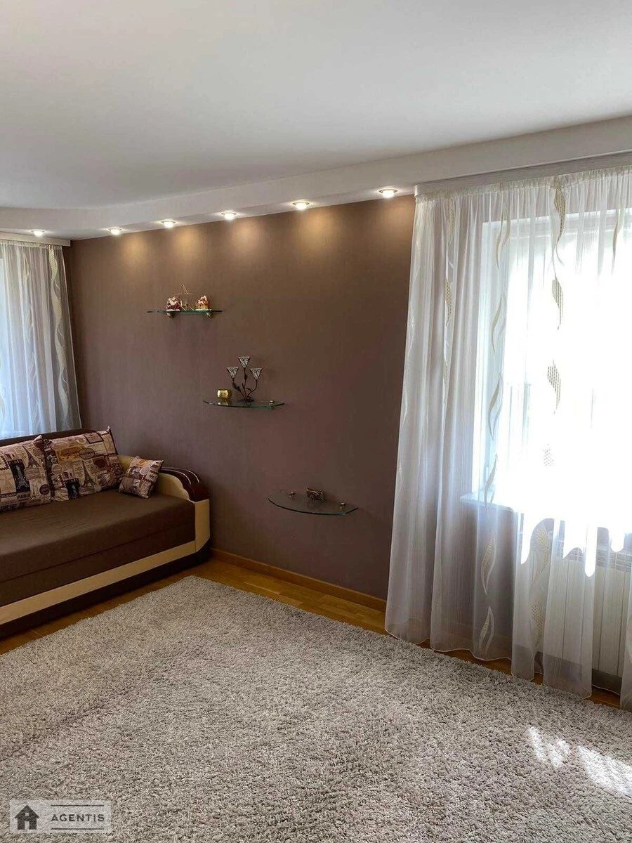 Apartment for rent. 3 rooms, 58 m², 6th floor/9 floors. 7, Mechnykova 7, Kyiv. 