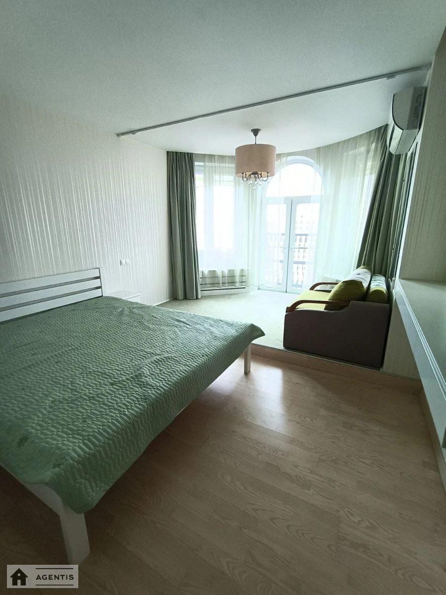 Apartment for rent 3 rooms, 80 m², 20th fl./21 floors. 75, Dmytrivska 75, Kyiv. 