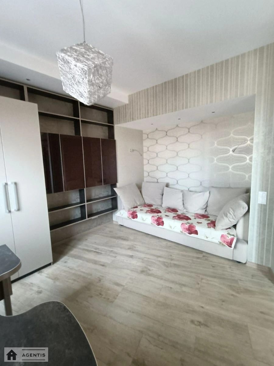 Сдам квартиру 3 комнаты, 80 m², 20 эт./21 этаж. 75, Дмитриевская 75, Киев. 