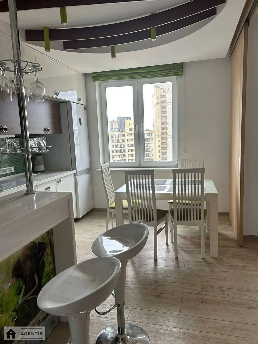 Apartment for rent 3 rooms, 80 m², 20th fl./21 floors. 75, Dmytrivska 75, Kyiv. 