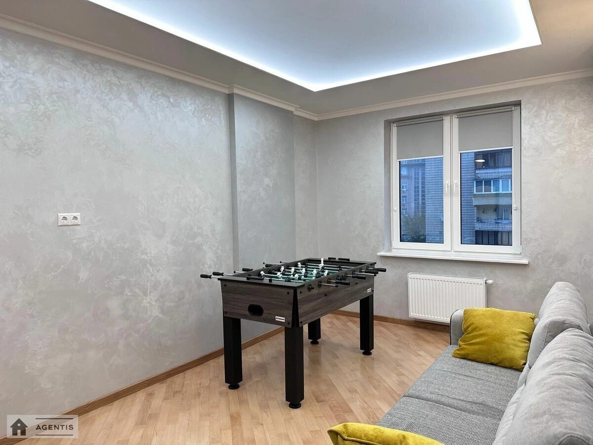 Сдам квартиру 3 комнаты, 100 m², 9 эт./21 этаж. 75, Дмитриевская 75, Киев. 