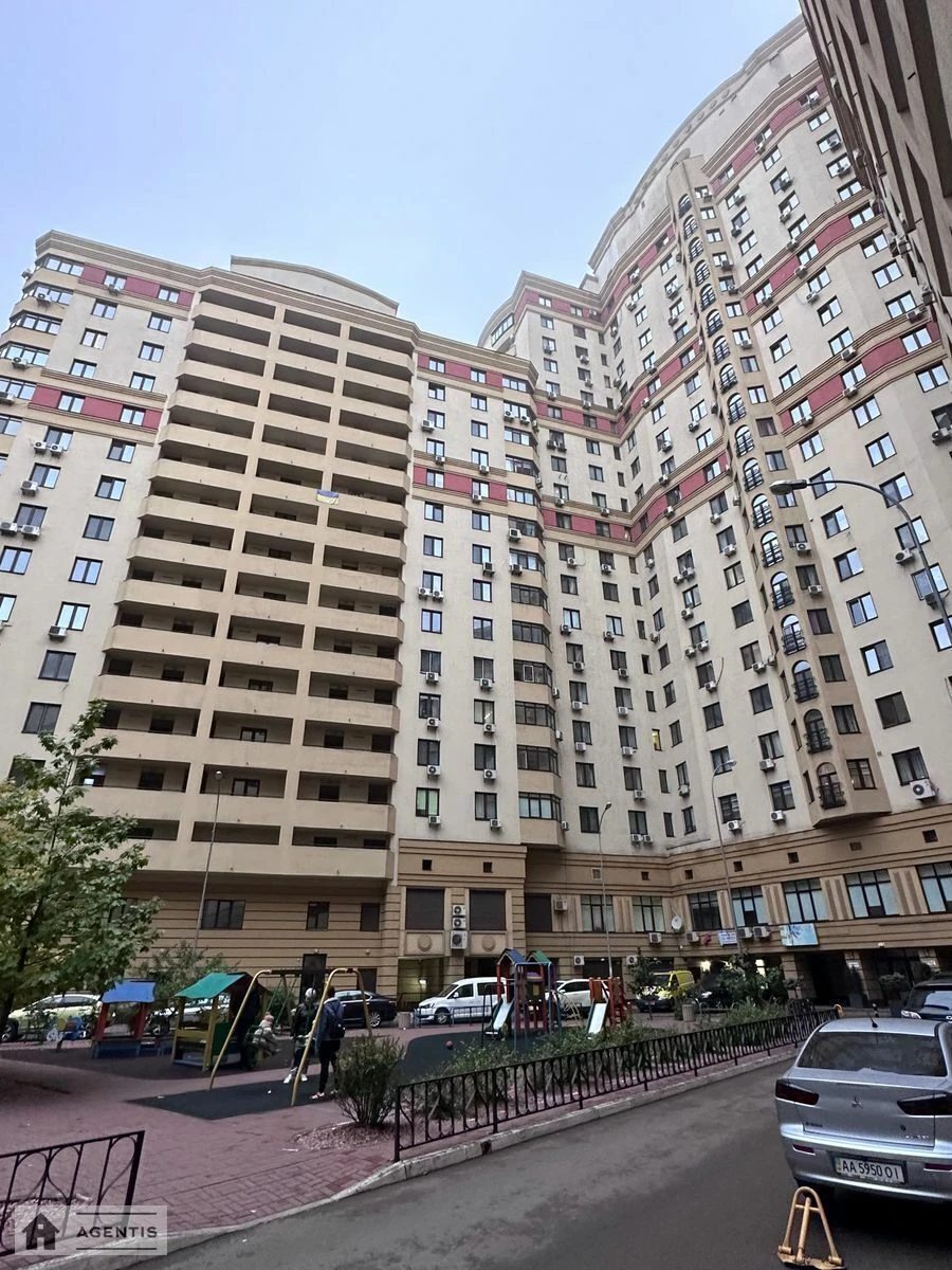 Сдам квартиру 3 комнаты, 100 m², 9 эт./21 этаж. 75, Дмитриевская 75, Киев. 