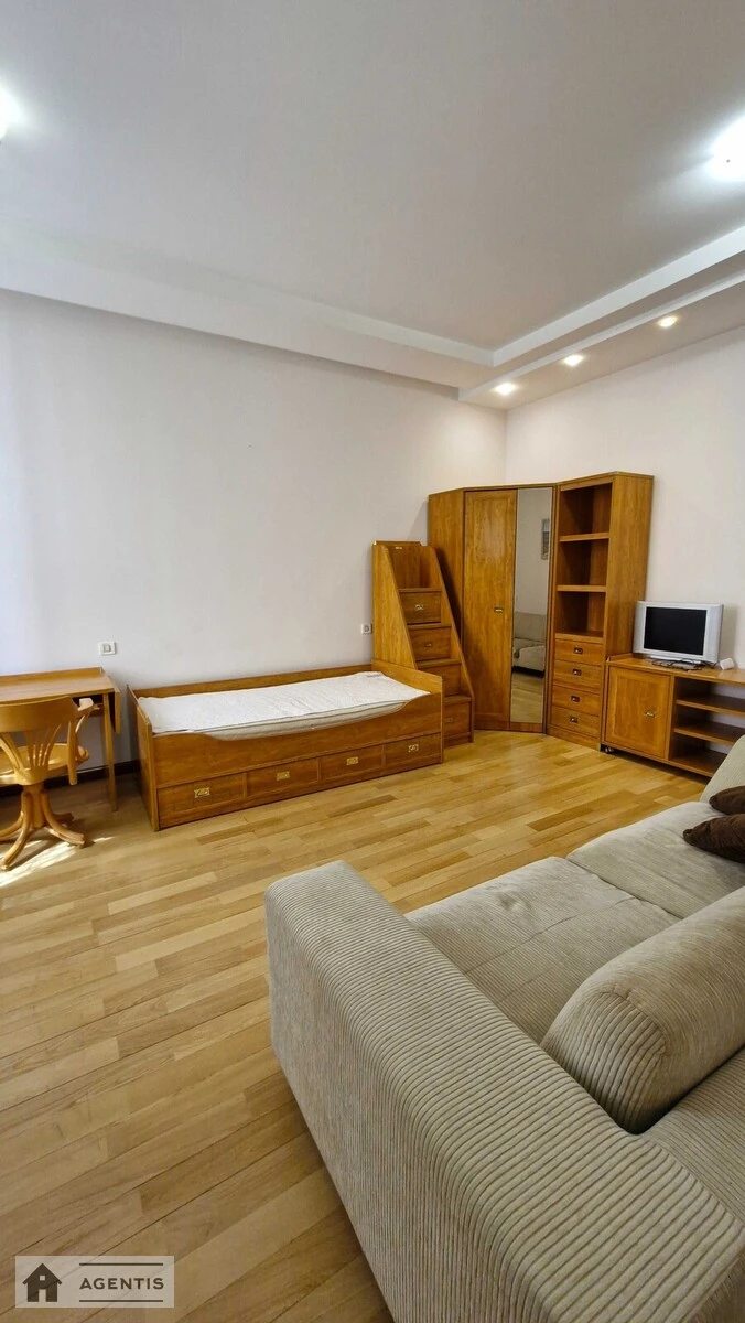 Apartment for rent. 4 rooms, 186 m², 12 floor/18 floors. 13, Staronavodnitcka 13, Kyiv. 